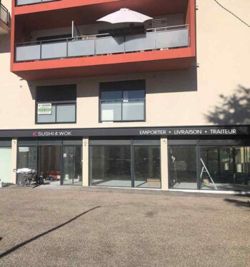Store banne avec lambrequin