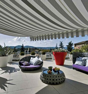 Store banne avec lambrequin